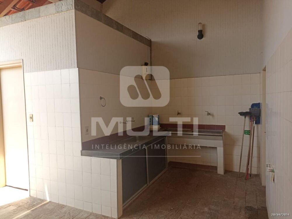 Casa, 1 quarto, 330 m² - Foto 2