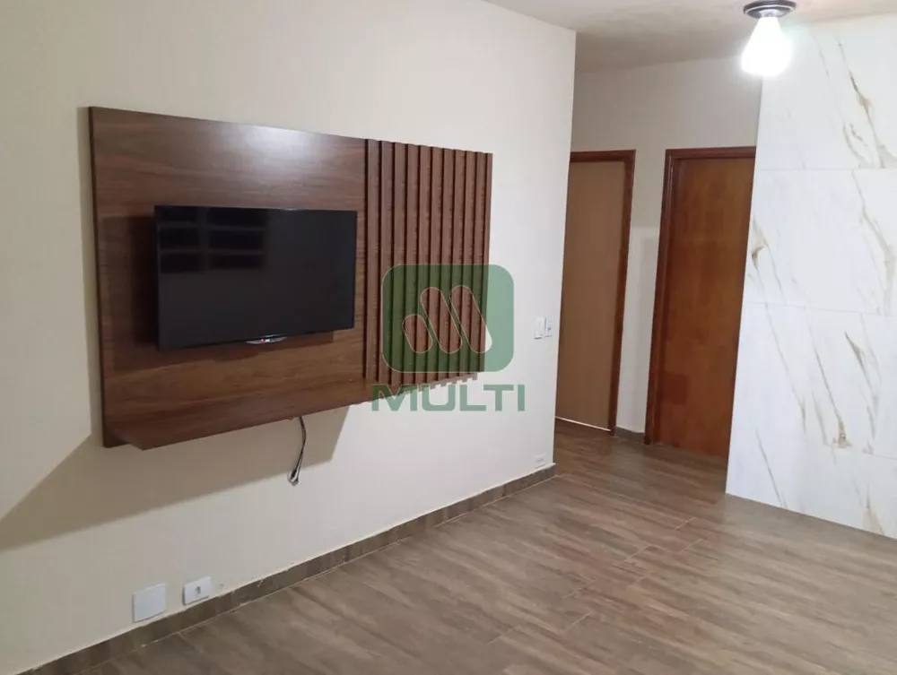 Casa à venda com 3 quartos, 80m² - Foto 3