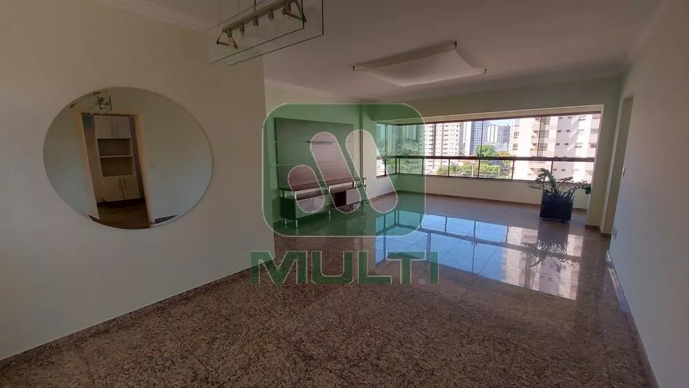 Apartamento à venda com 3 quartos, 140m² - Foto 1