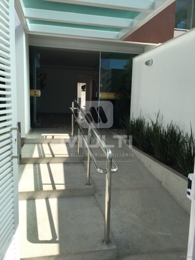 Apartamento à venda com 3 quartos, 111m² - Foto 1