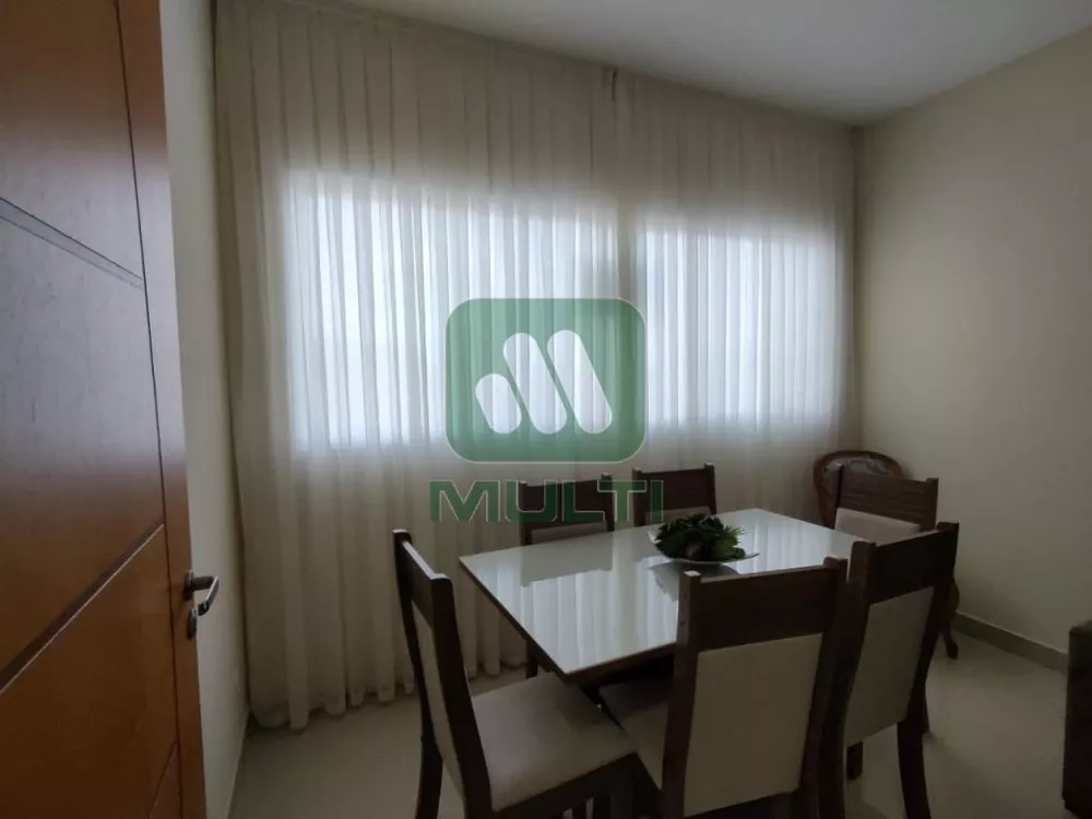 Apartamento à venda com 2 quartos, 70m² - Foto 4