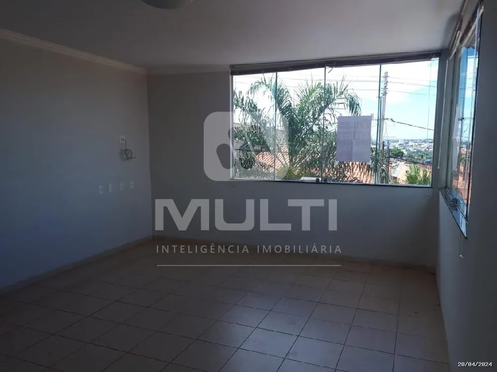 Casa, 3 quartos, 360 m² - Foto 3