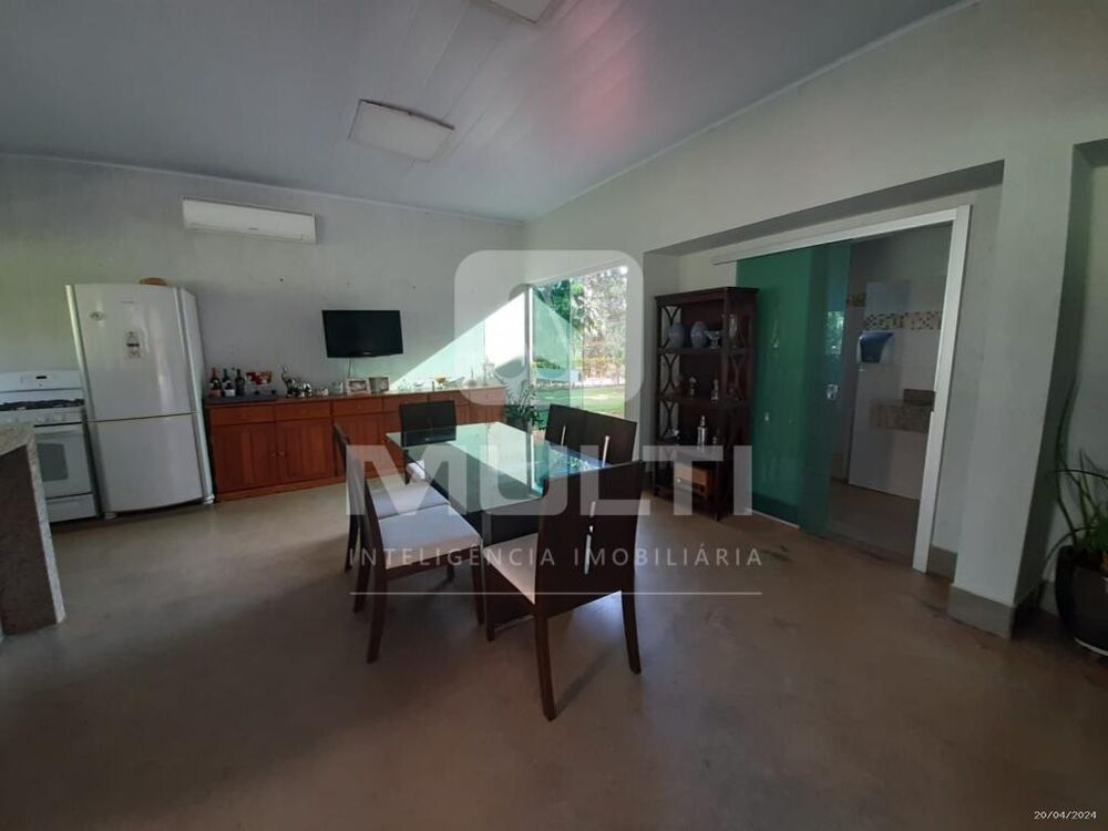 Chácara à venda com 6 quartos, 500m² - Foto 2