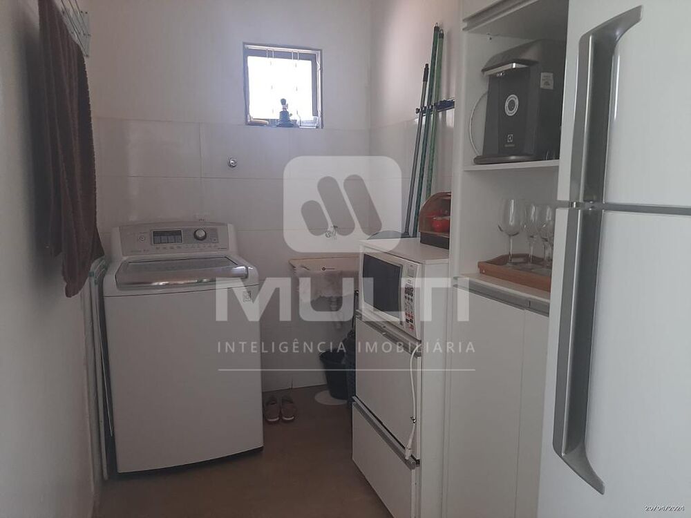 Chácara à venda com 6 quartos, 500m² - Foto 13