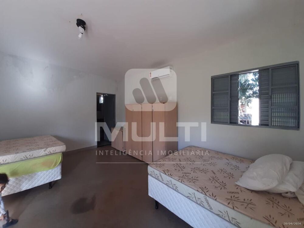 Chácara à venda com 6 quartos, 500m² - Foto 17
