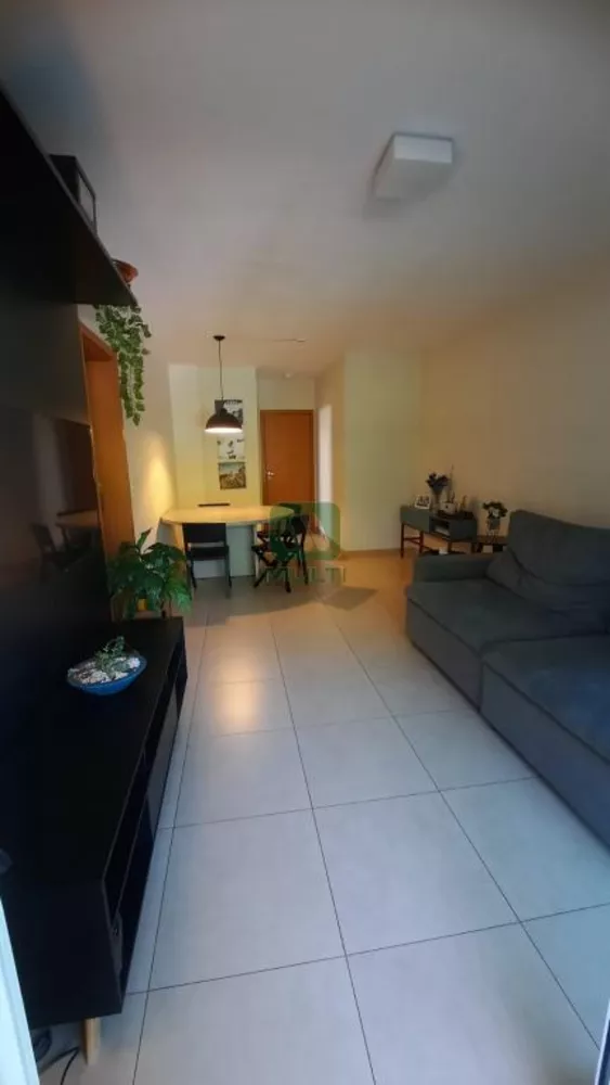 Apartamento à venda com 3 quartos, 96m² - Foto 1