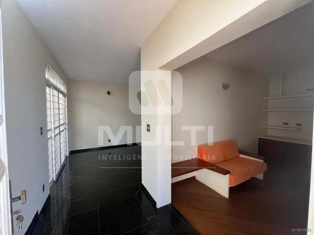 Casa, 4 quartos, 295 m² - Foto 1