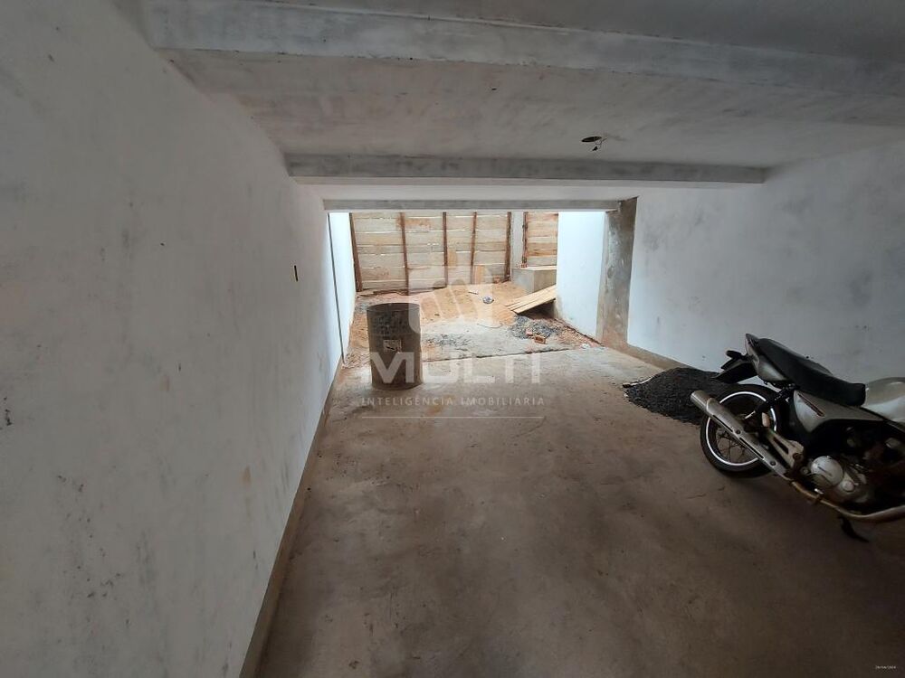 Casa, 3 quartos, 215 m² - Foto 1