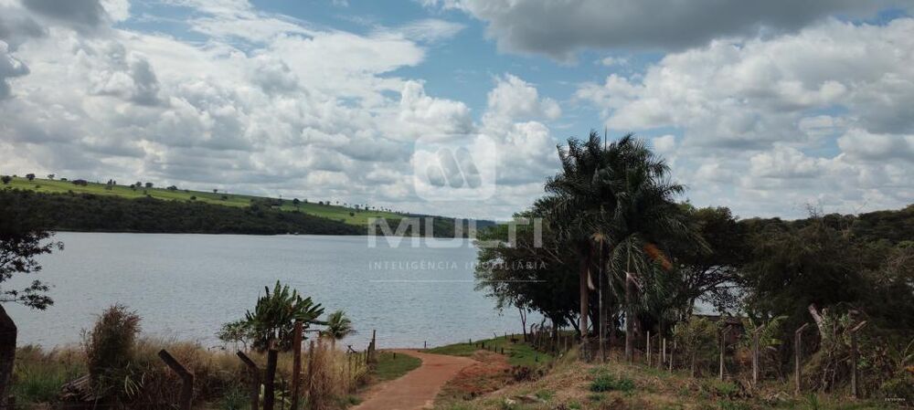 Chácara à venda com 1 quarto, 5000m² - Foto 1