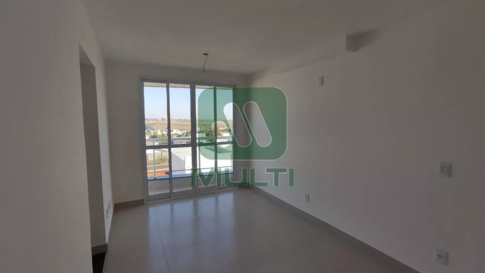 Apartamento à venda com 2 quartos, 66m² - Foto 2