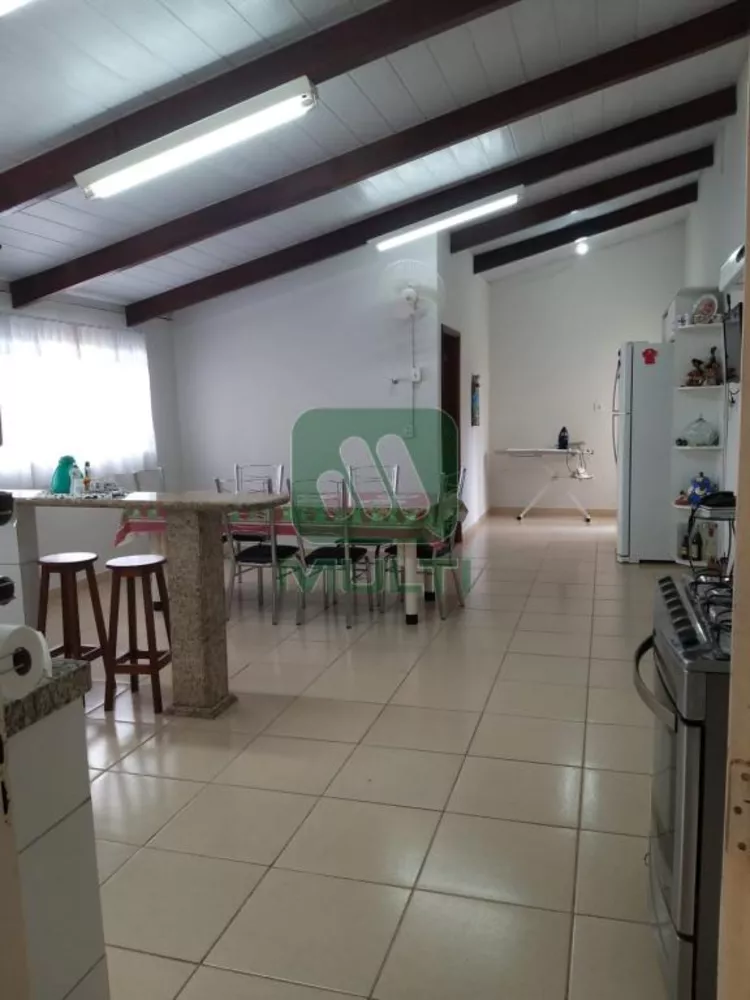 Casa à venda com 4 quartos, 260m² - Foto 6