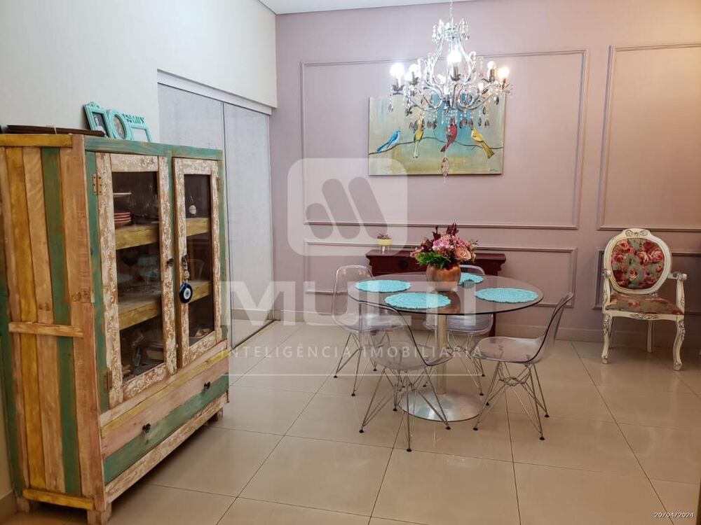 Casa, 4 quartos, 217 m² - Foto 2
