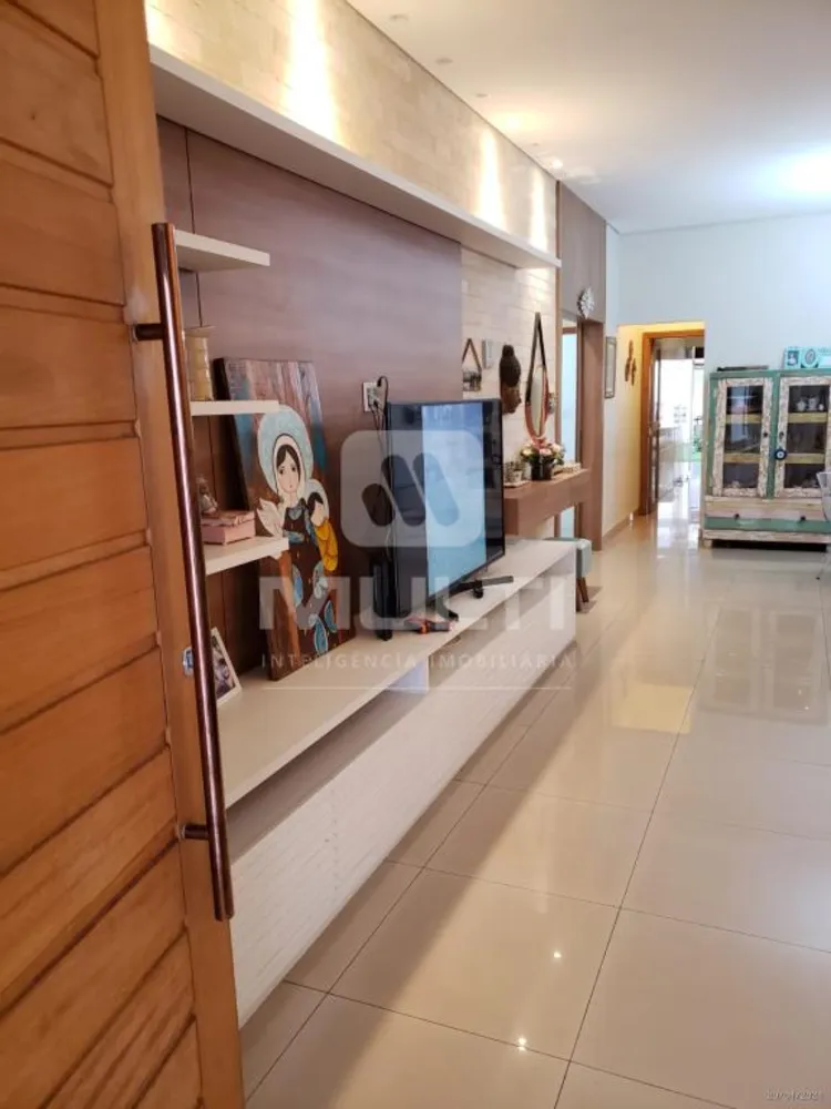 Casa, 4 quartos, 217 m² - Foto 4