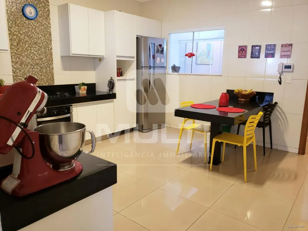 Casa, 4 quartos, 217 m² - Foto 8