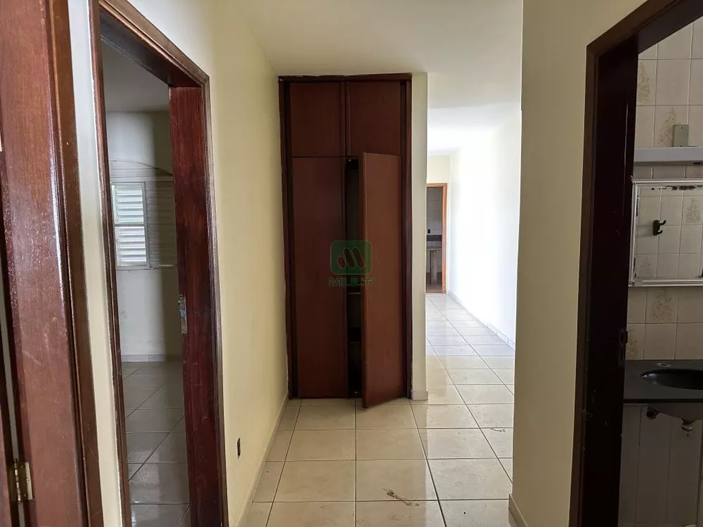 Casa à venda com 3 quartos, 202m² - Foto 11