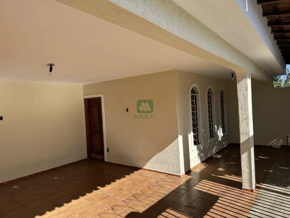 Casa à venda com 3 quartos, 202m² - Foto 15