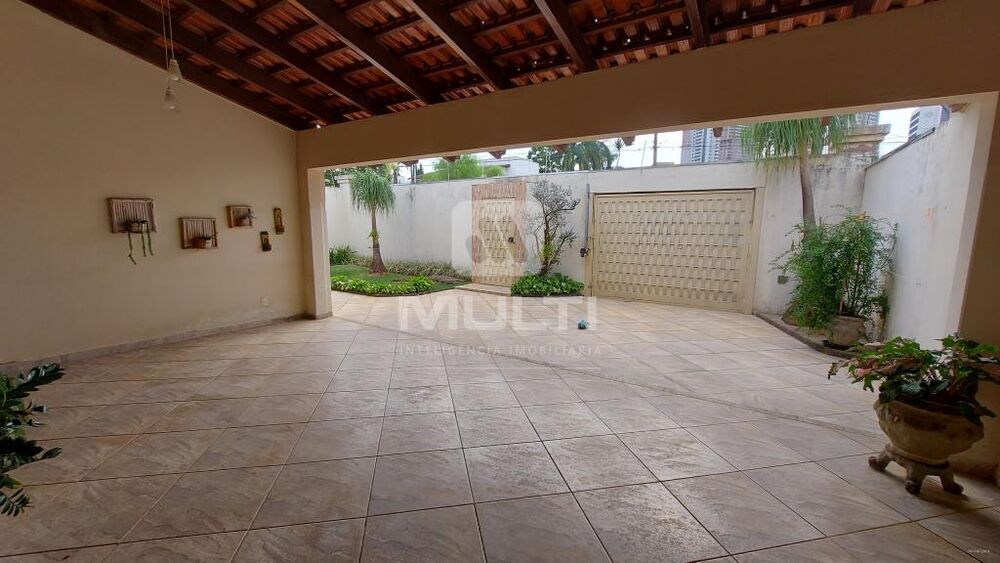 Casa, 5 quartos, 276 m² - Foto 2