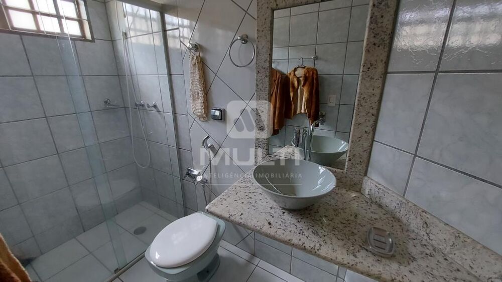Casa, 5 quartos, 276 m² - Foto 1