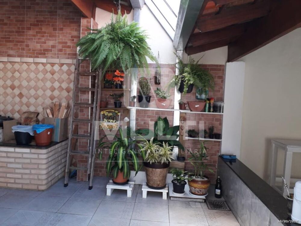Casa, 4 quartos, 210 m² - Foto 4