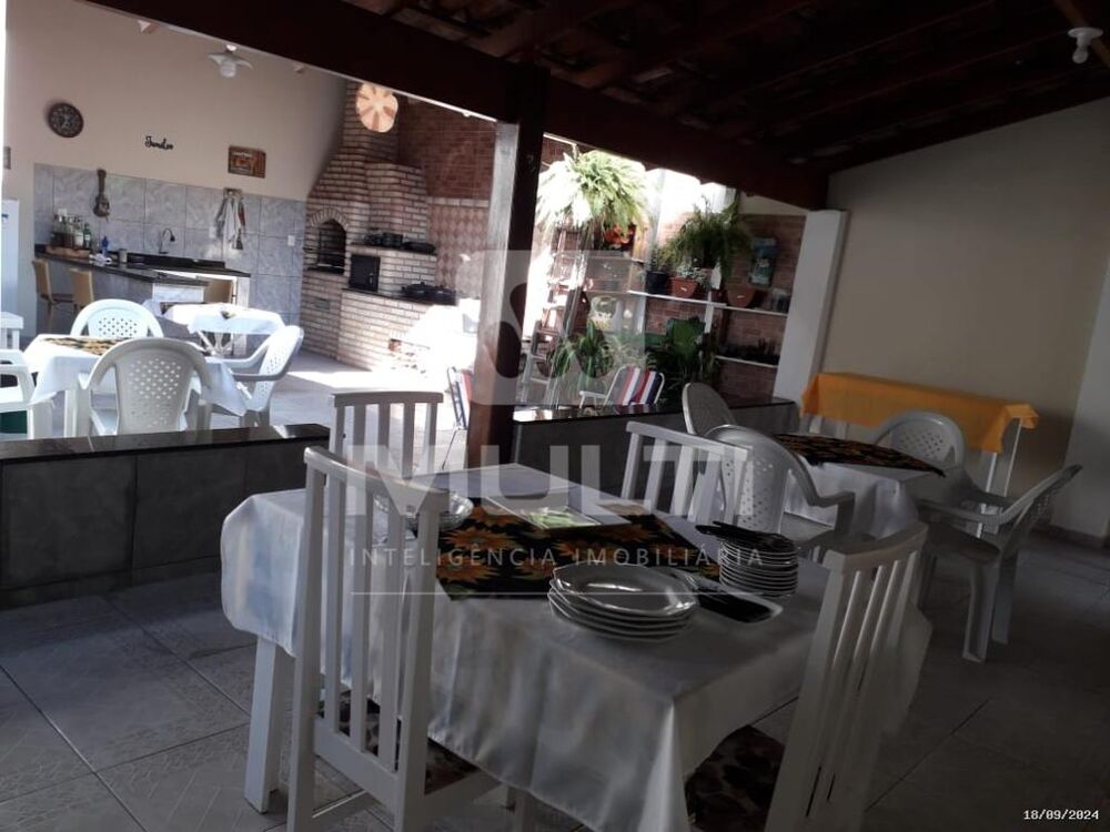 Casa, 4 quartos, 210 m² - Foto 1