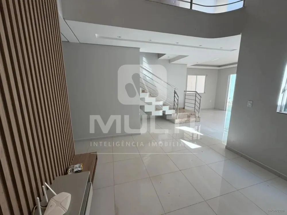 Casa, 3 quartos, 204 m² - Foto 2