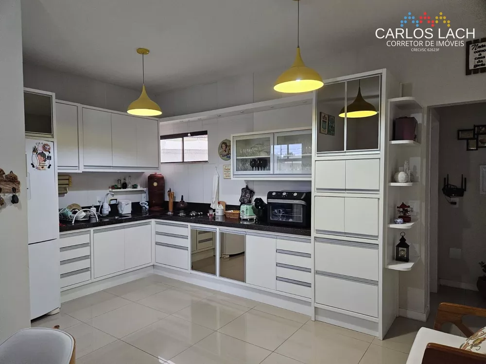Casa, 3 quartos, 209 m² - Foto 2