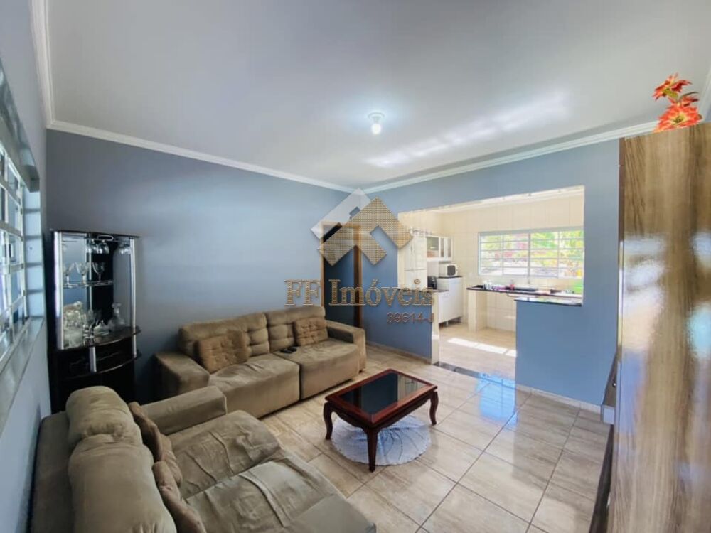Casa à venda com 3 quartos, 150m² - Foto 1