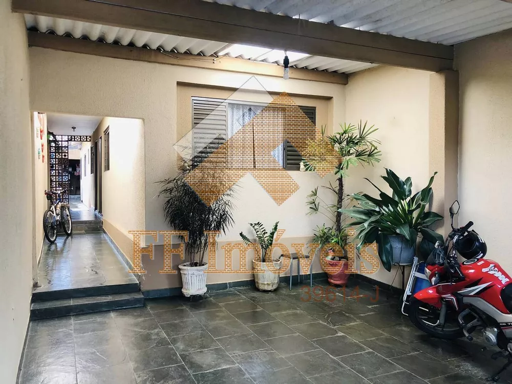 Casa à venda com 3 quartos, 120m² - Foto 1