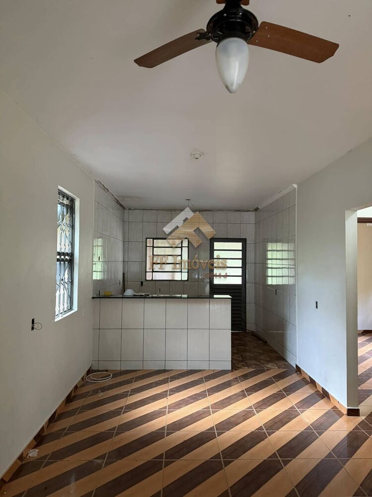 Casa à venda com 2 quartos, 140m² - Foto 4