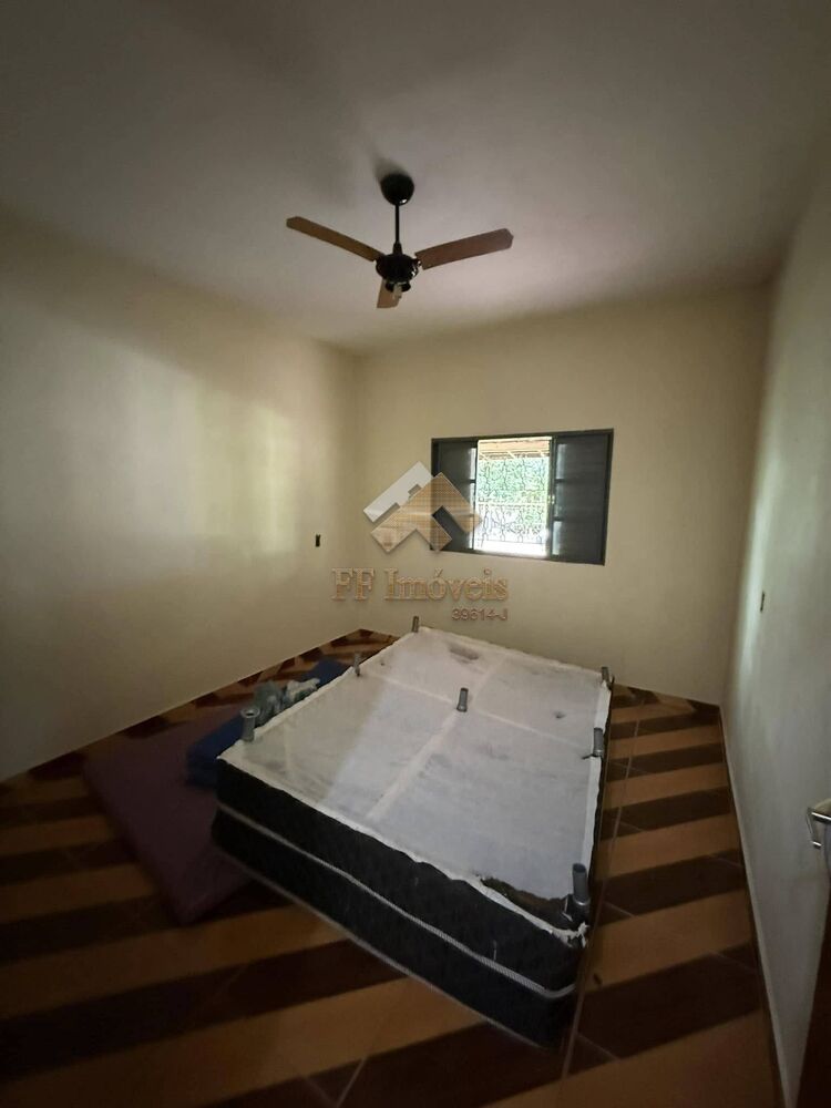 Casa à venda com 2 quartos, 140m² - Foto 5