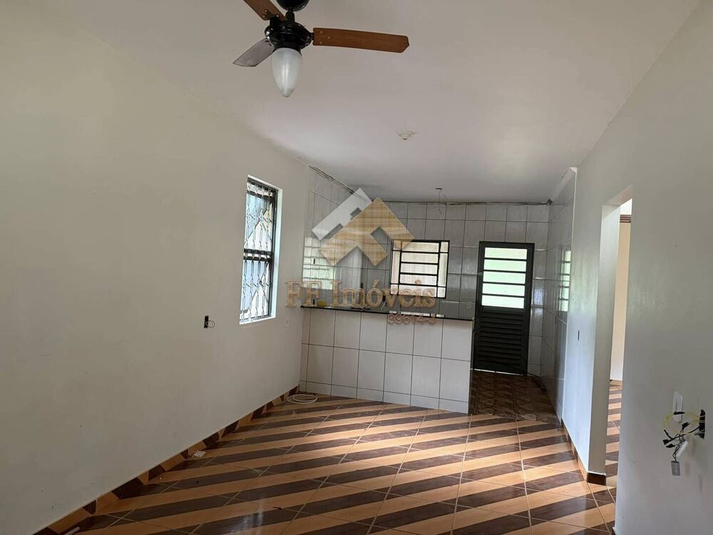 Casa à venda com 2 quartos, 140m² - Foto 3