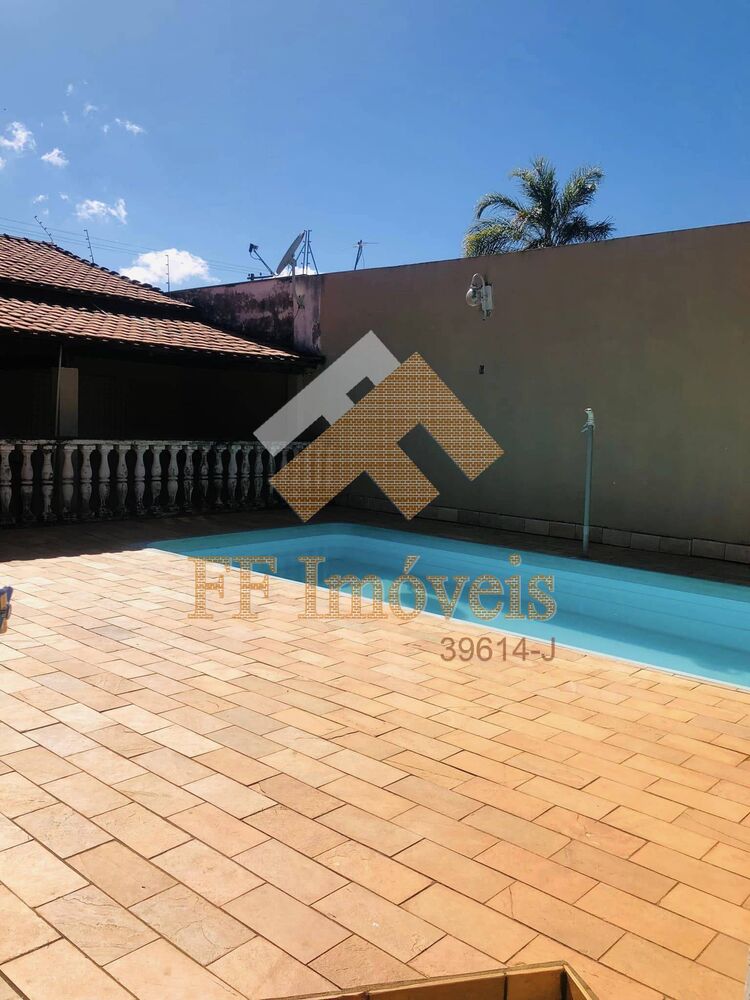 Casa à venda com 3 quartos, 1050m² - Foto 14