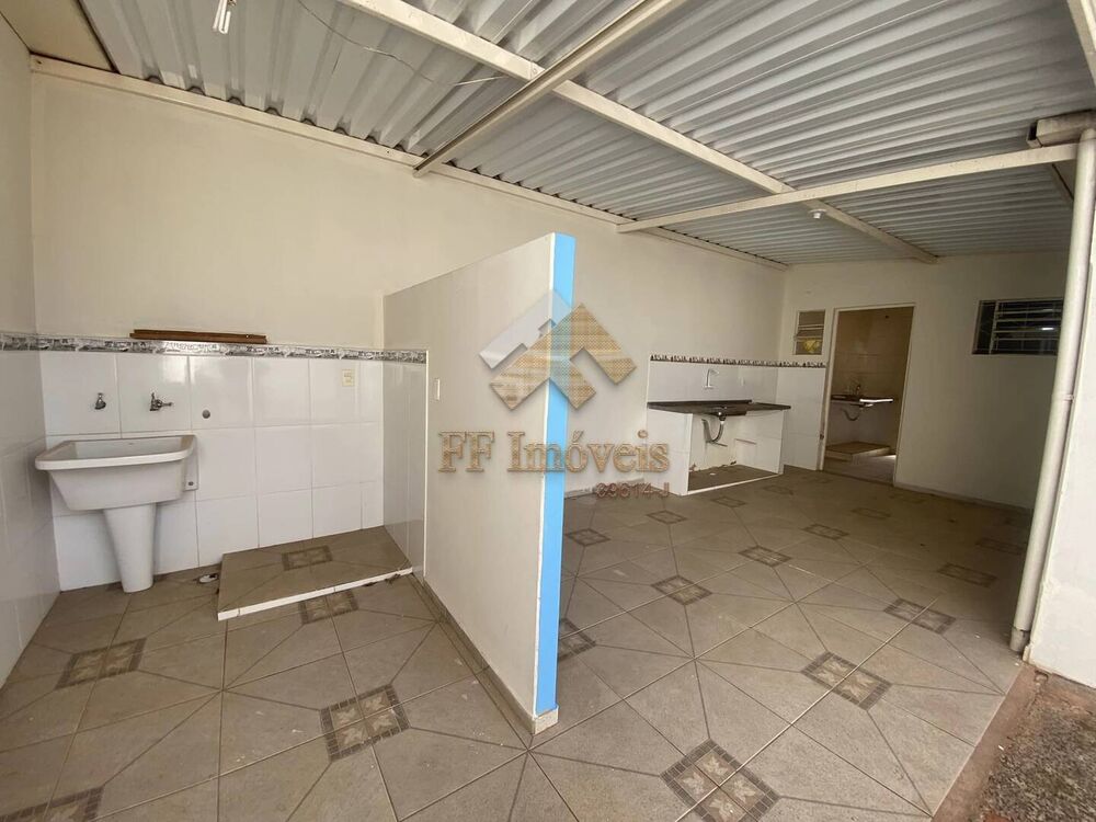 Casa à venda com 2 quartos, 202m² - Foto 2
