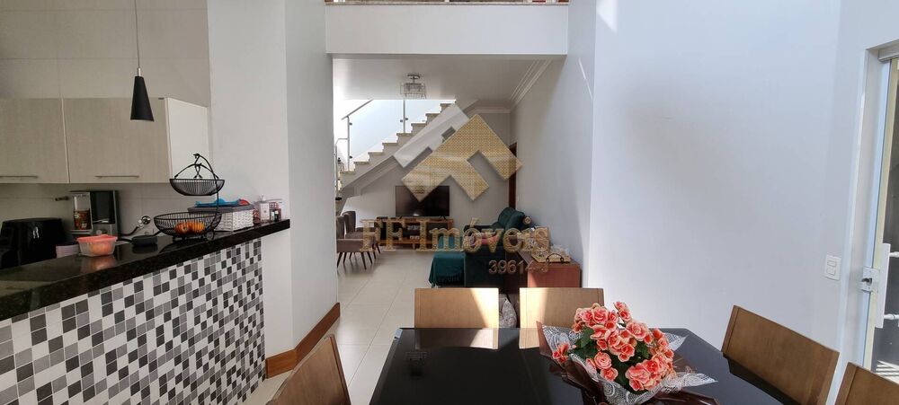Casa, 3 quartos, 178 m² - Foto 2