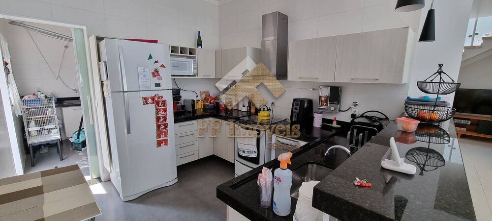 Casa, 3 quartos, 178 m² - Foto 1