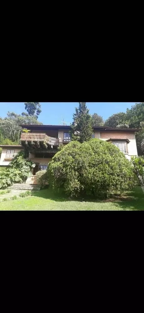 Casa à venda com 9 quartos, 2500m² - Foto 1