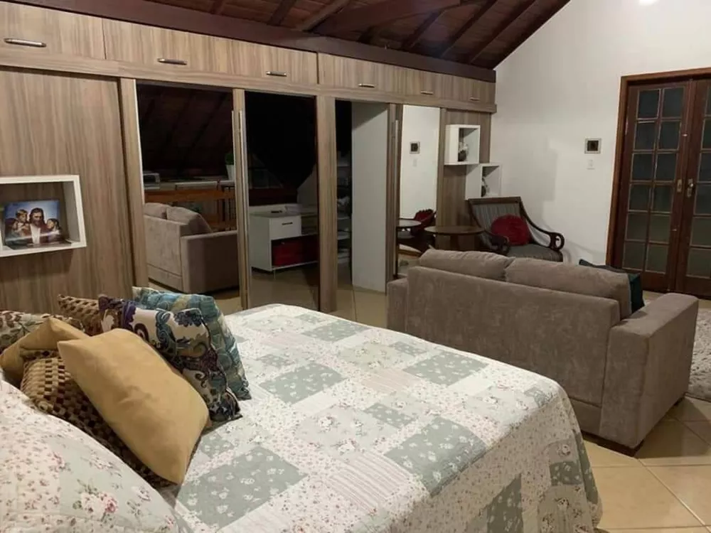 Casa à venda com 3 quartos, 1668m² - Foto 3