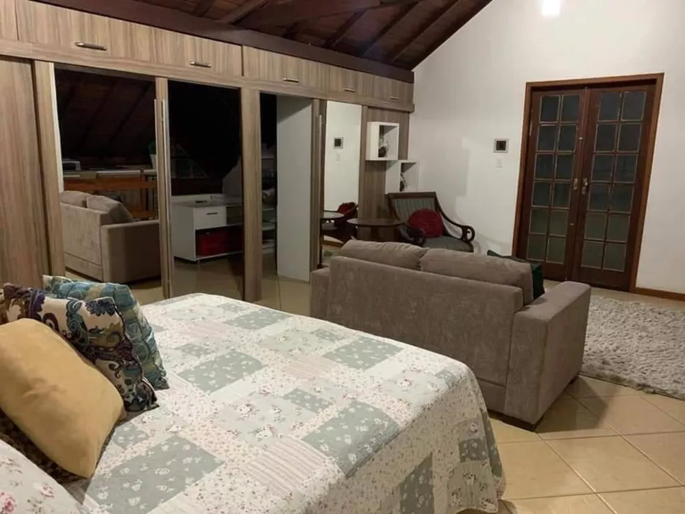 Casa à venda com 3 quartos, 1668m² - Foto 4