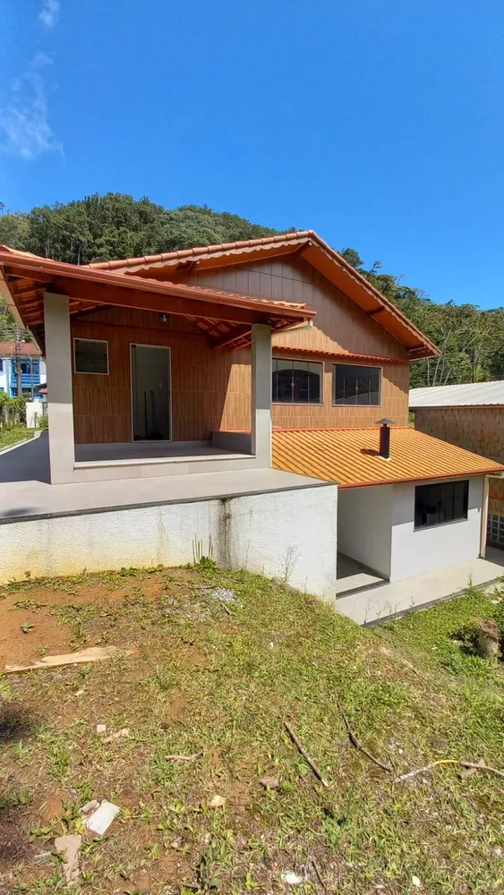 Casa à venda com 3 quartos, 242m² - Foto 3