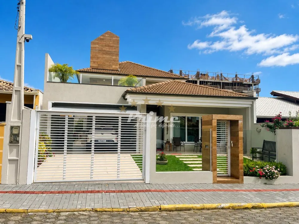 Casa, 3 quartos, 247 m² - Foto 1