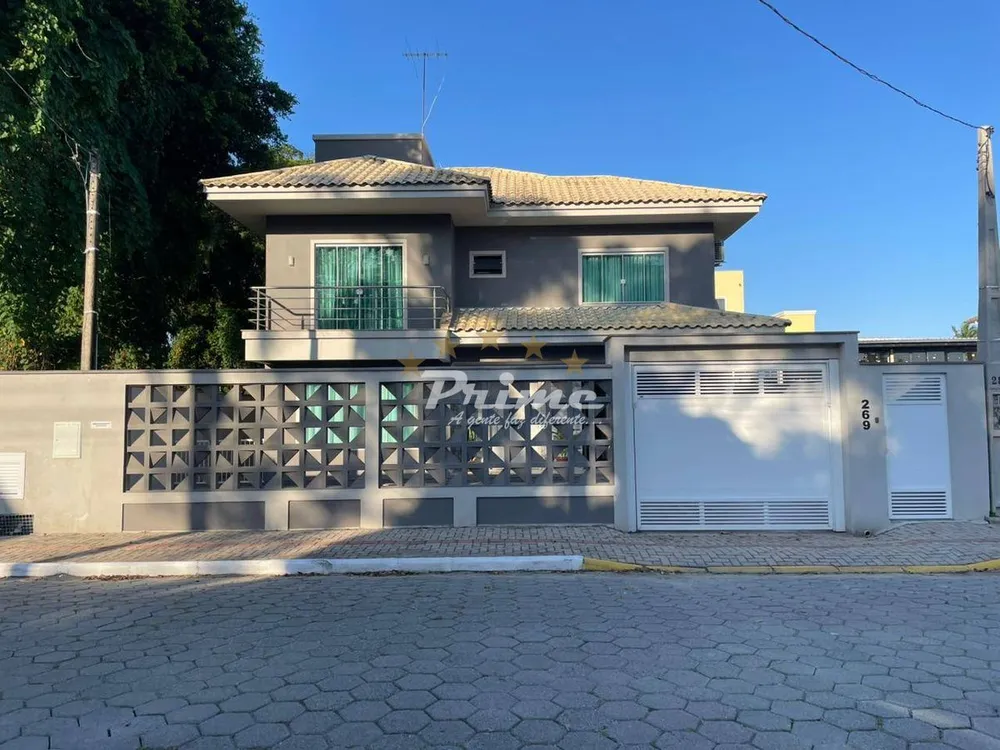 Casa, 4 quartos, 216 m² - Foto 1