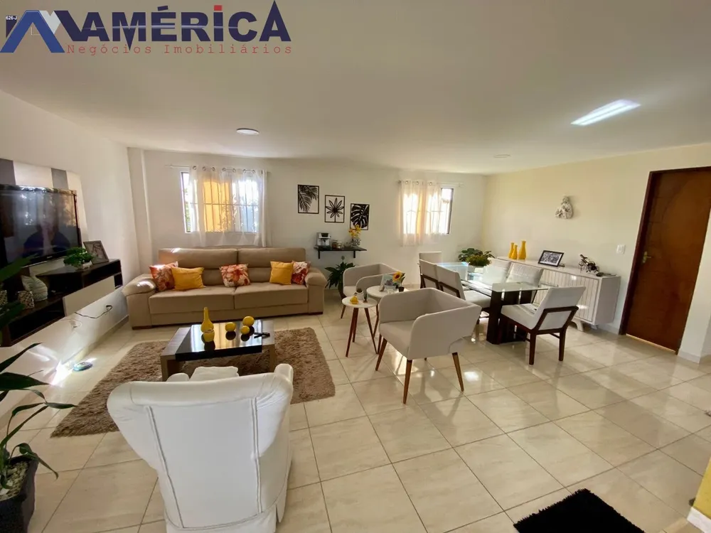 Casa, 7 quartos, 248 m² - Foto 1