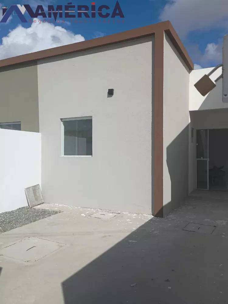 Casa à venda com 2 quartos, 56m² - Foto 4