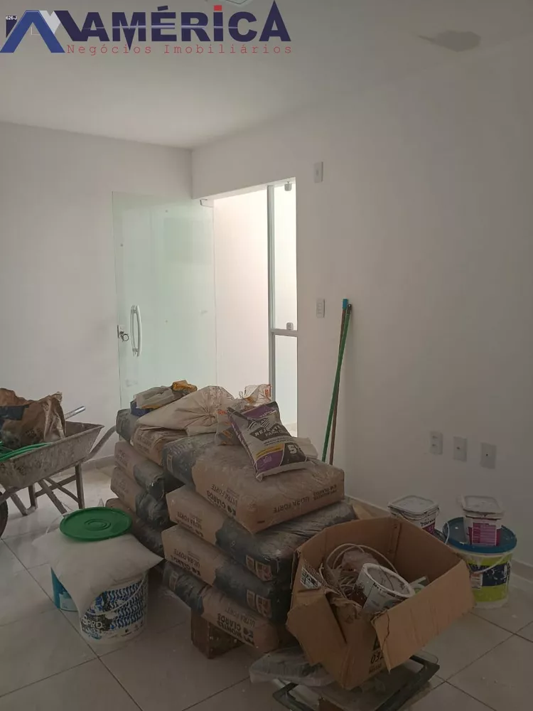 Casa à venda com 2 quartos, 56m² - Foto 2