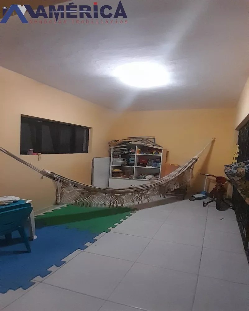 Casa à venda com 2 quartos, 190m² - Foto 4