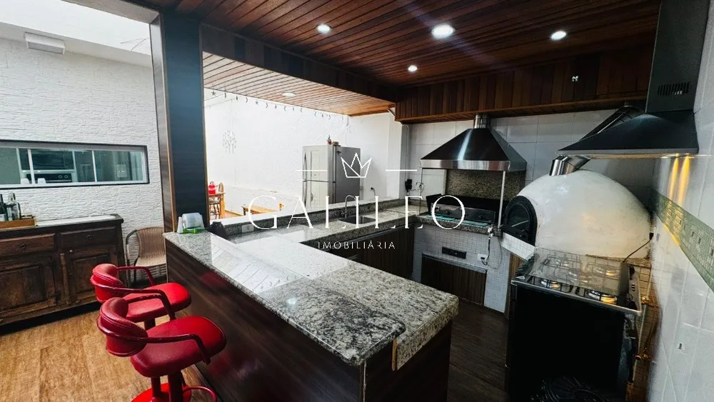 Casa, 3 quartos, 214 m² - Foto 1