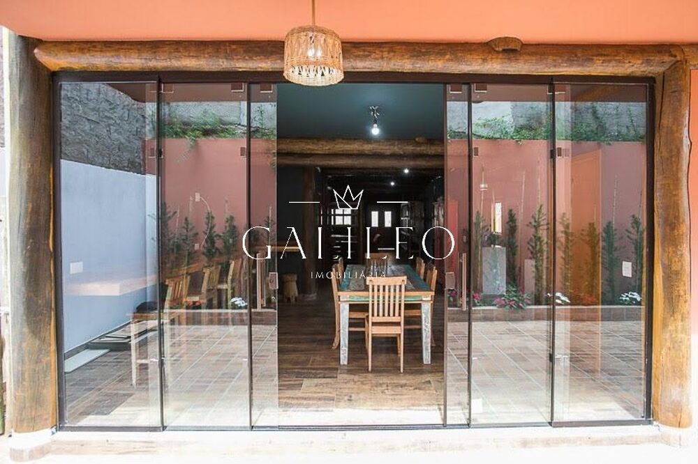 Casa à venda e aluguel com 3 quartos, 204m² - Foto 3