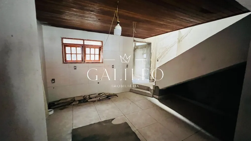 Casa, 5 quartos, 303 m² - Foto 3