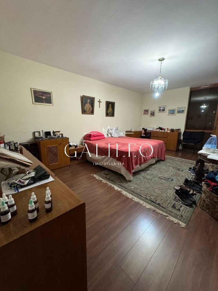 Casa à venda com 6 quartos, 1058m² - Foto 2