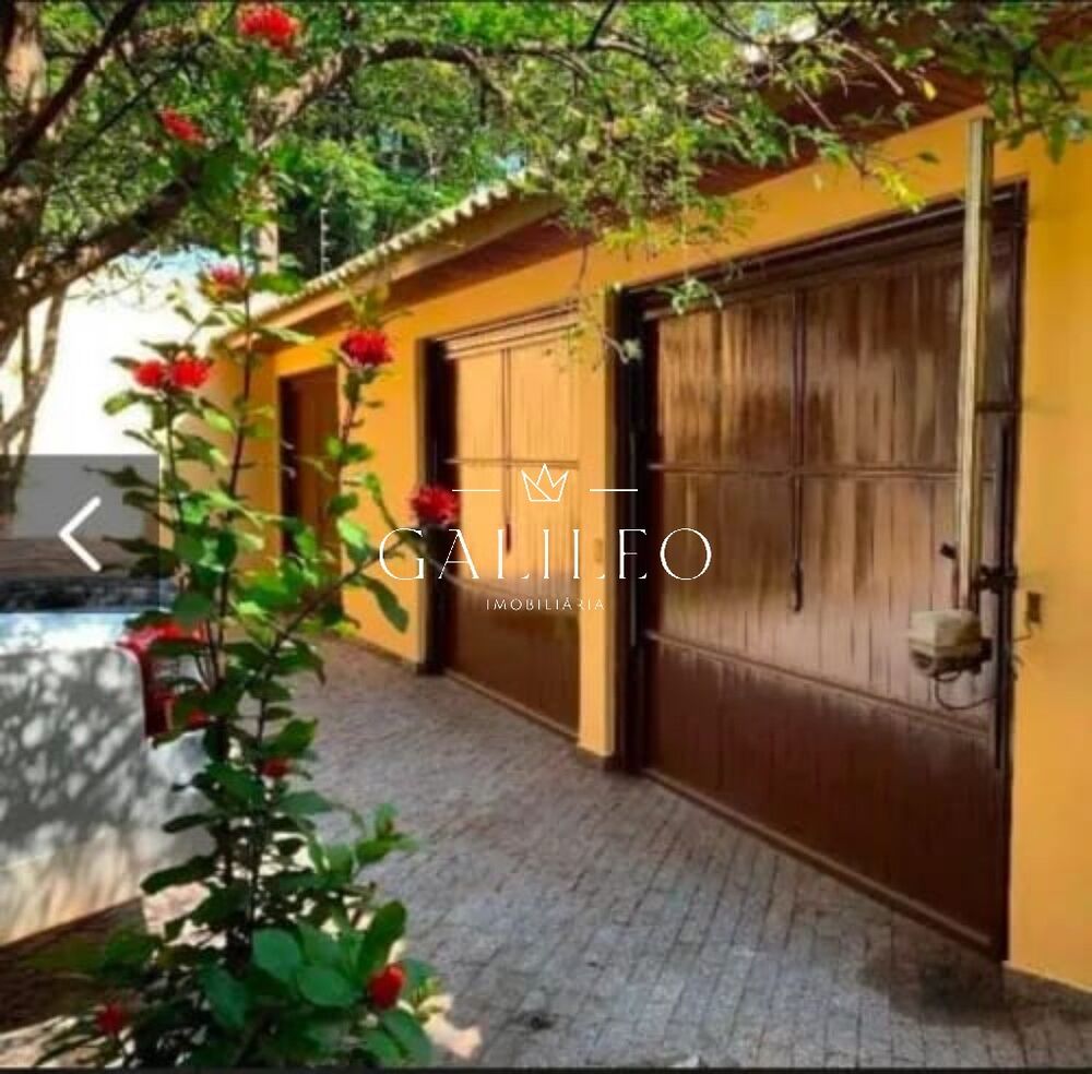 Casa, 3 quartos, 232 m² - Foto 1